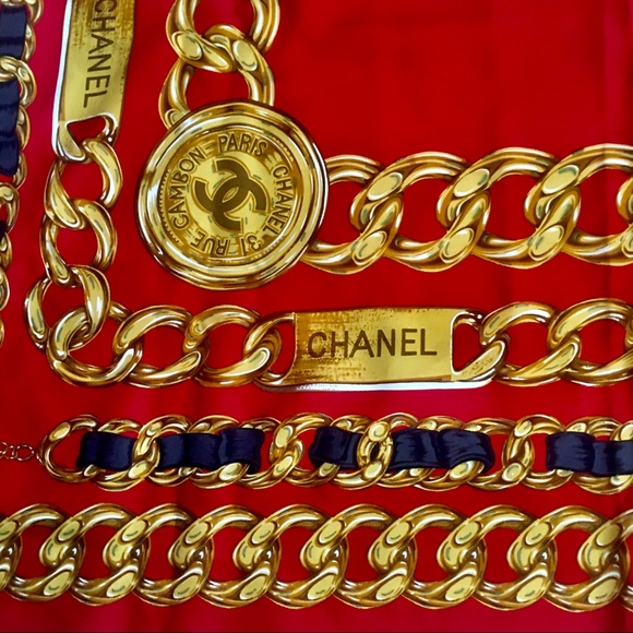 2 CHANEL SILK SCARVES - Picture 4 of 13